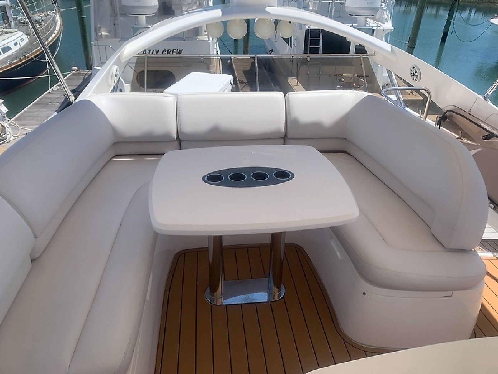 58' 2008 Viking Sport Cruiser