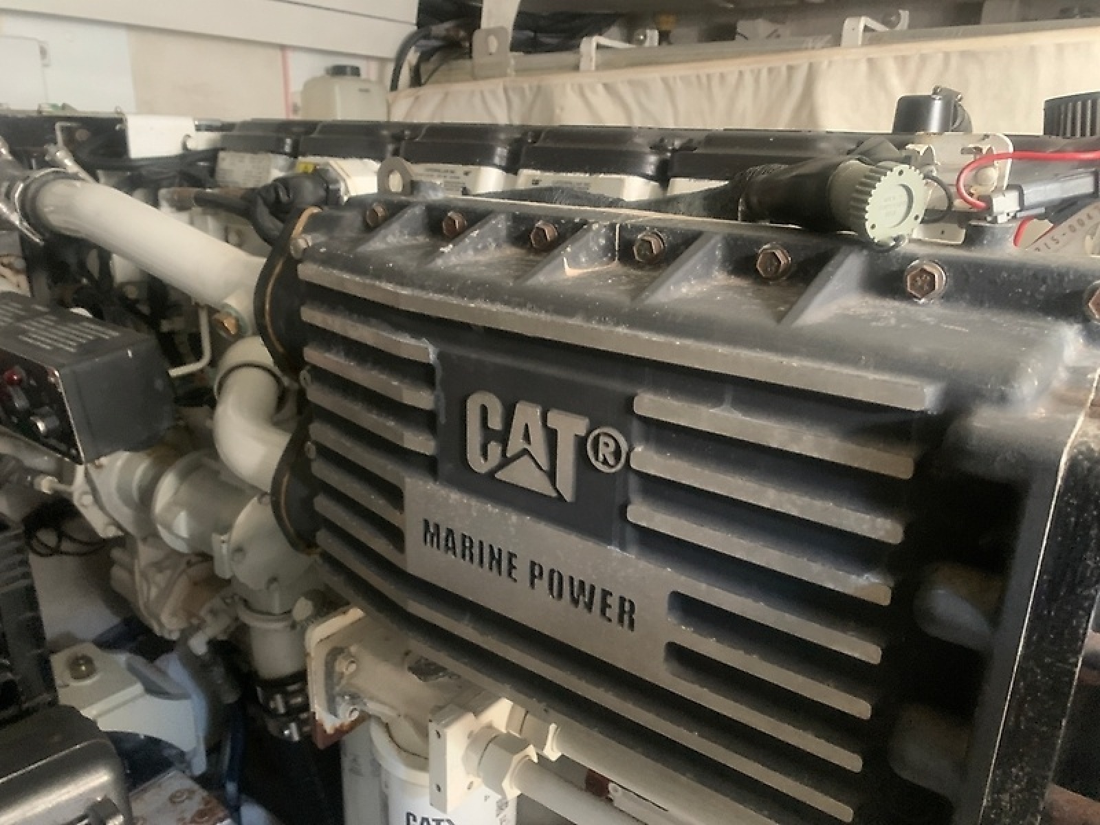 58' 2008 Viking Sport Cruiser