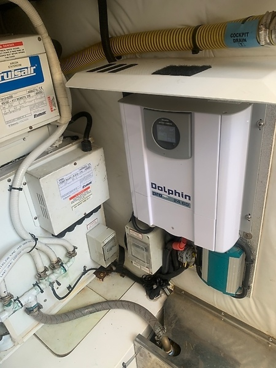 58' 2008 Viking Sport Cruiser