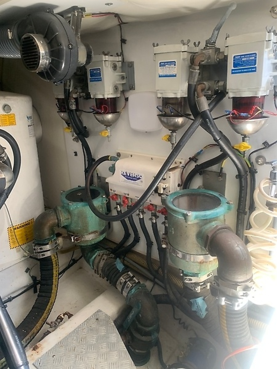 58' 2008 Viking Sport Cruiser