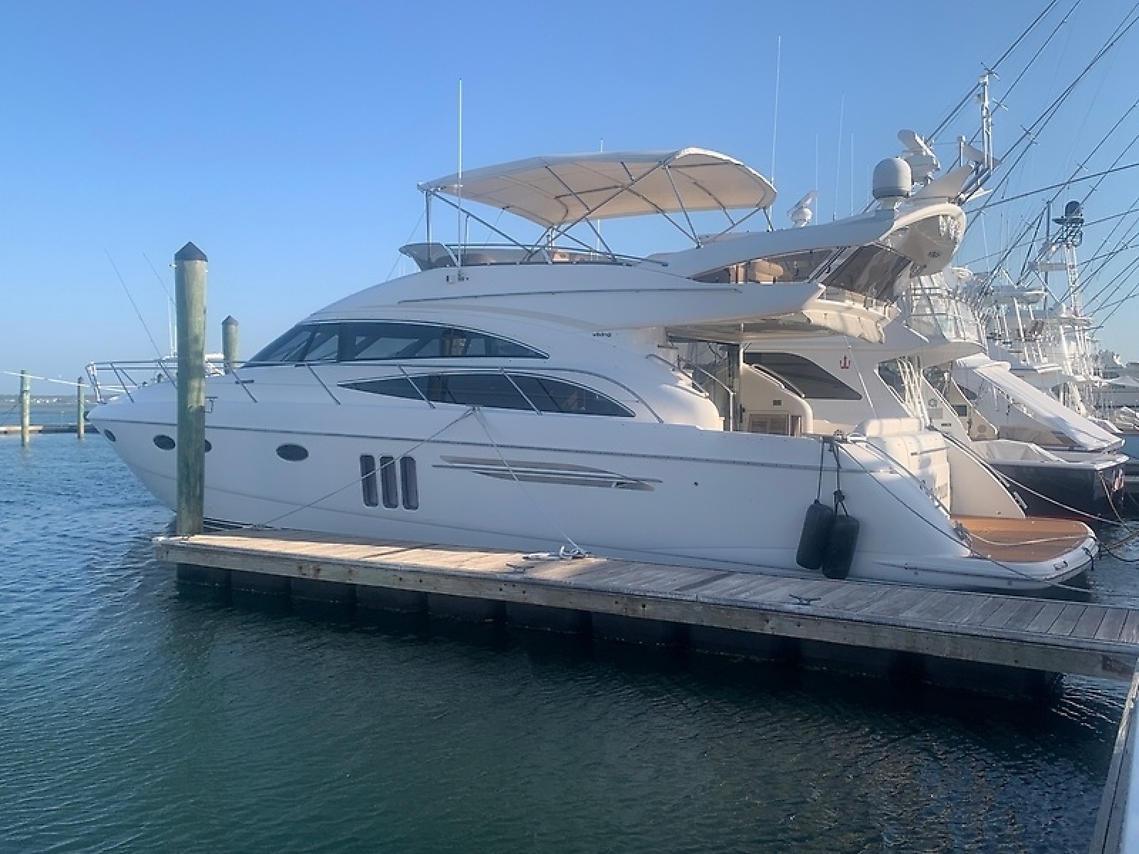 58' 2008 Viking Sport Cruiser