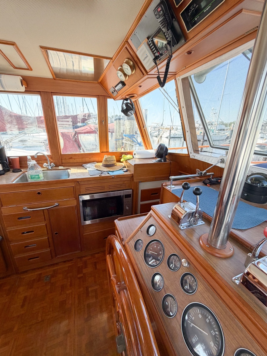1991 Grand Banks 36