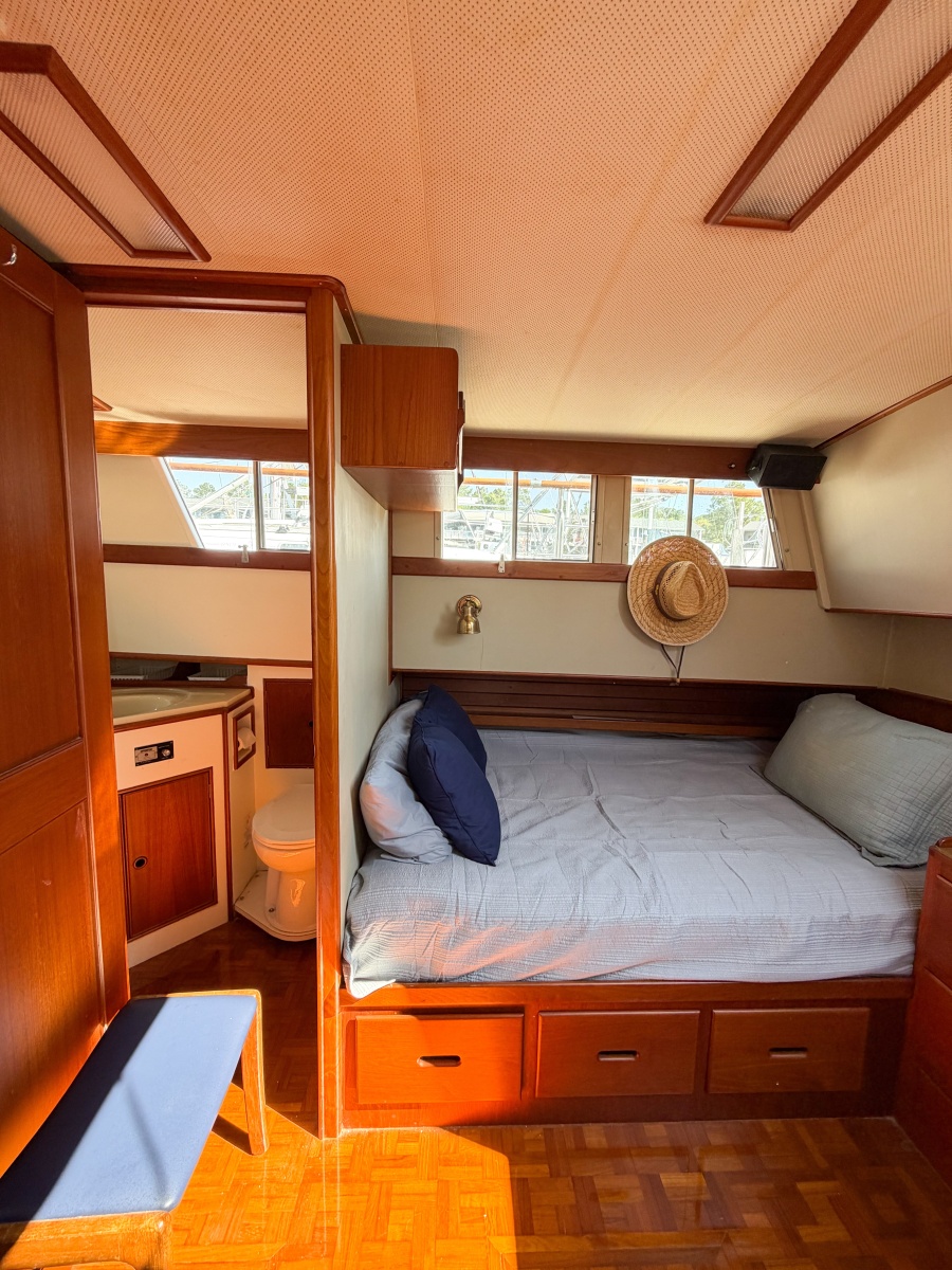 1991 Grand Banks 36