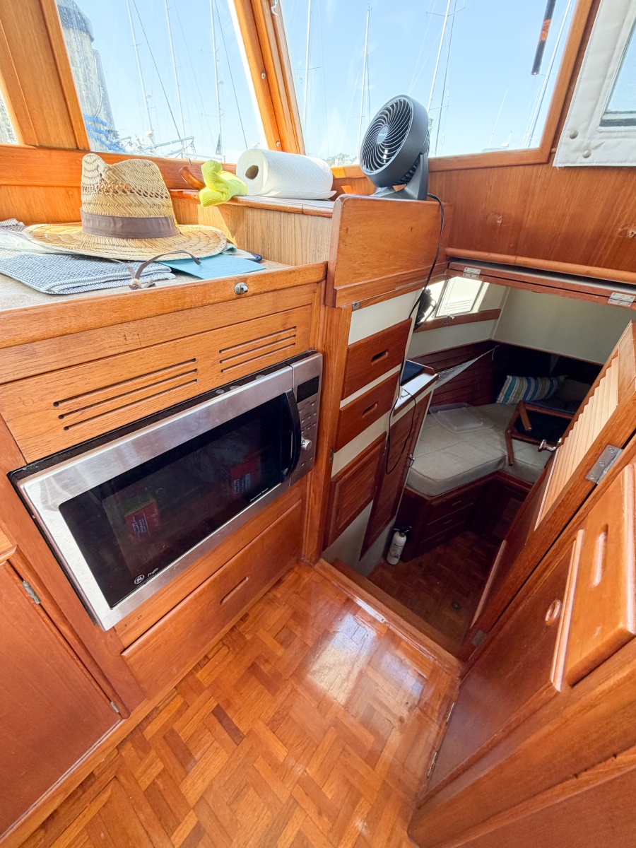 1991 Grand Banks 36