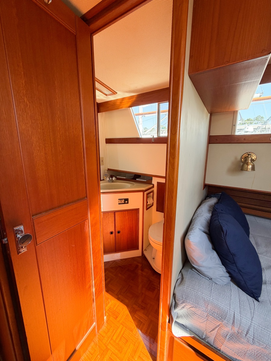 1991 Grand Banks 36
