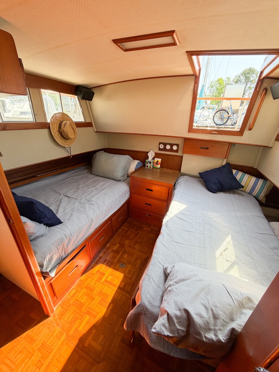 1991 Grand Banks 36