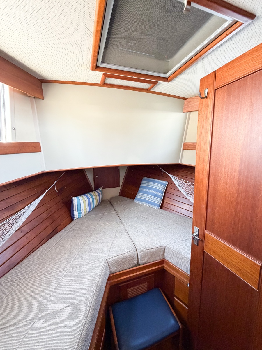 1991 Grand Banks 36
