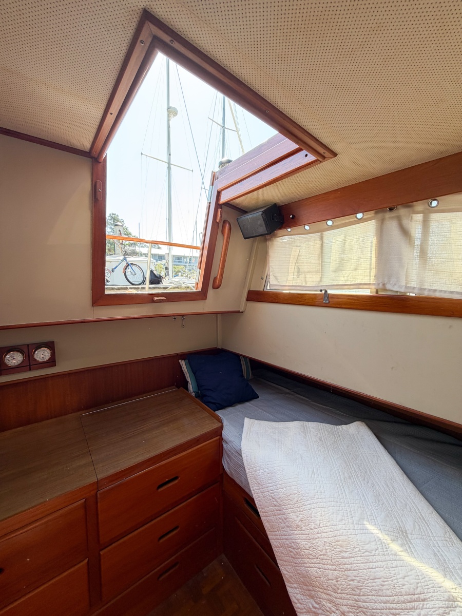 1991 Grand Banks 36