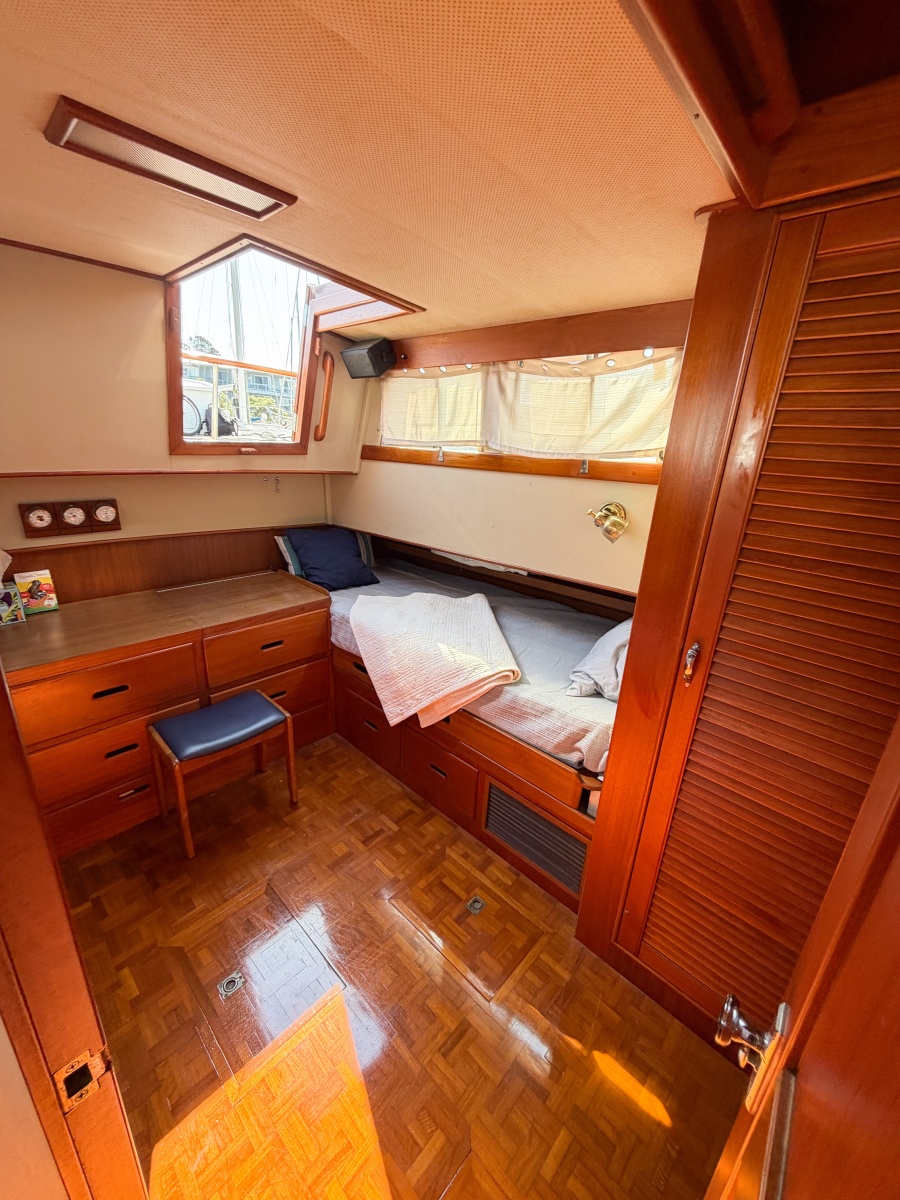 1991 Grand Banks 36