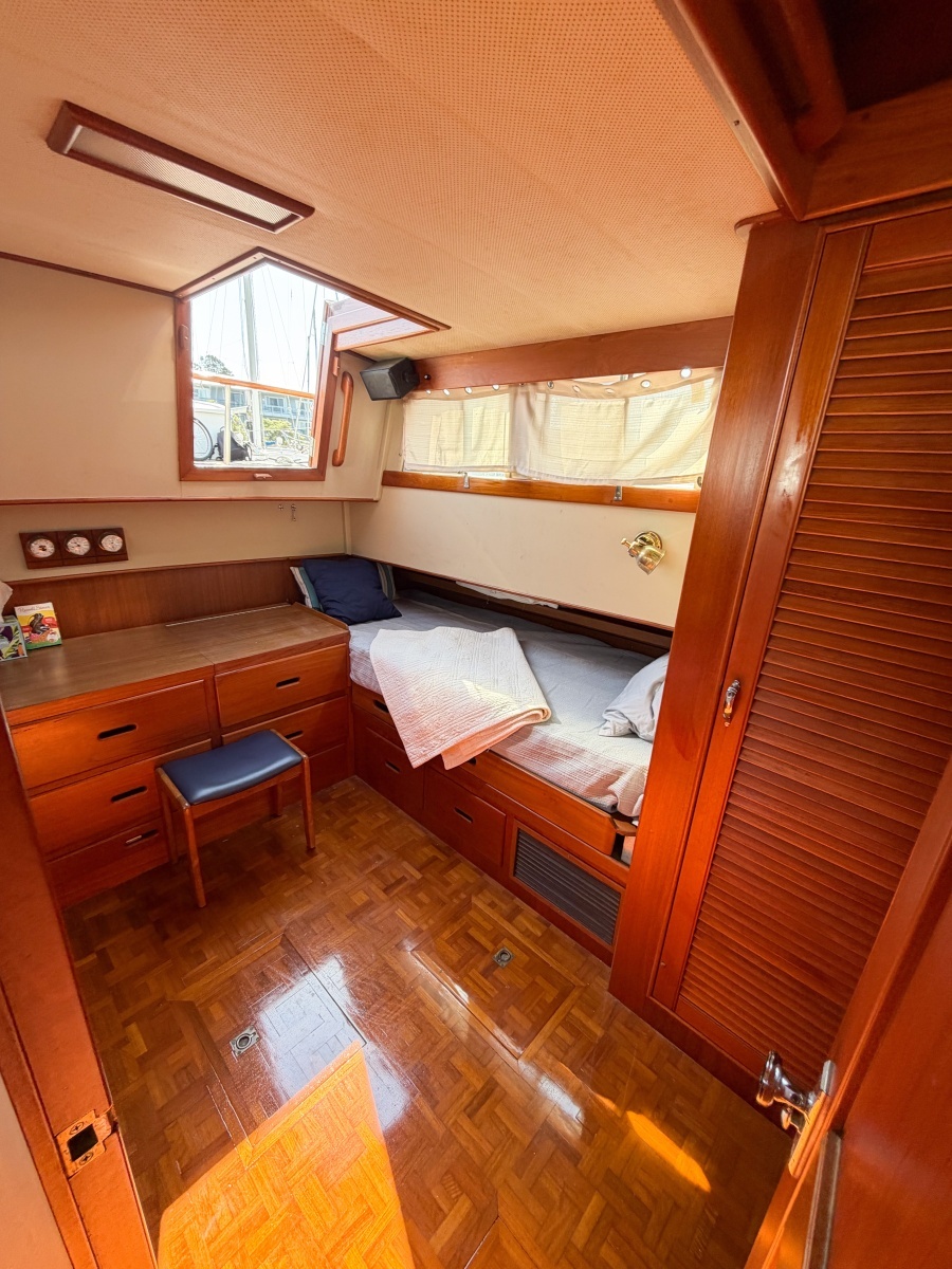 MOLLY B 36ft Grand Banks Yacht For Sale