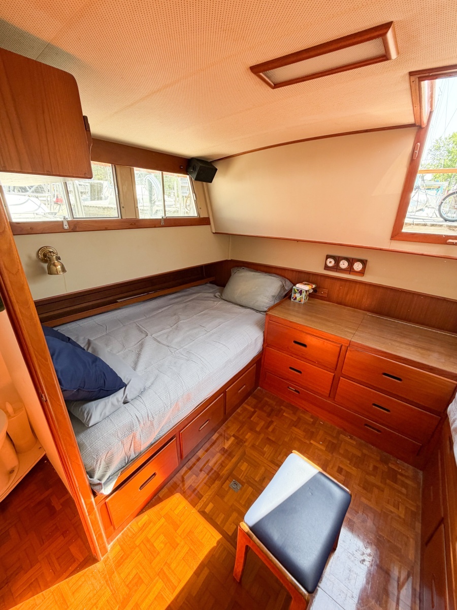 MOLLY B 36ft Grand Banks Yacht For Sale