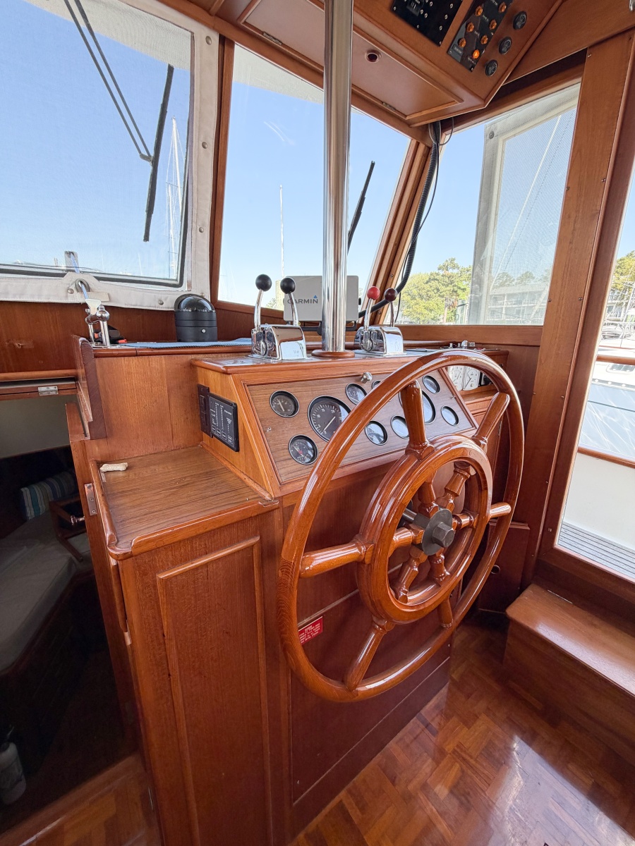 1991 Grand Banks 36