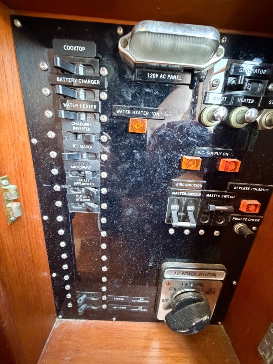 MOLLY B 36ft Grand Banks Yacht For Sale