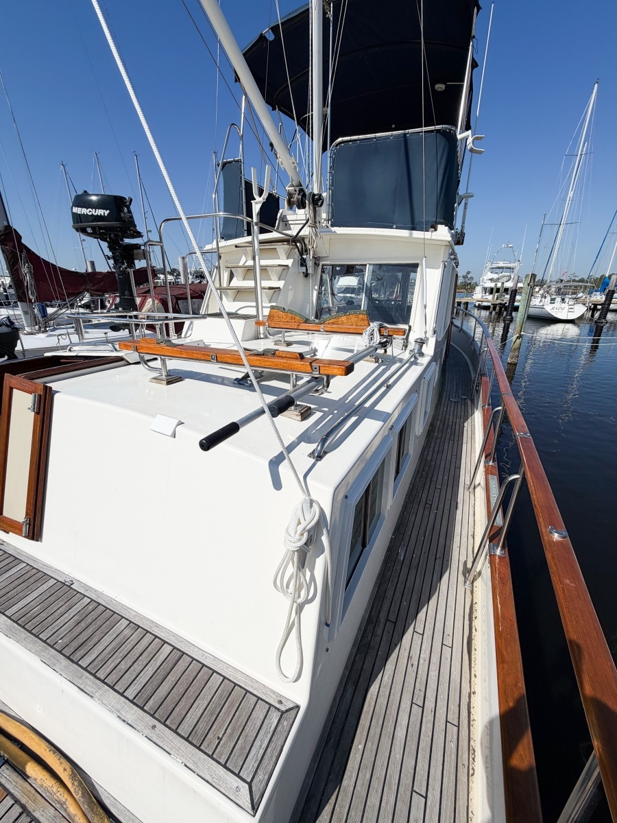 MOLLY B 36ft Grand Banks Yacht For Sale