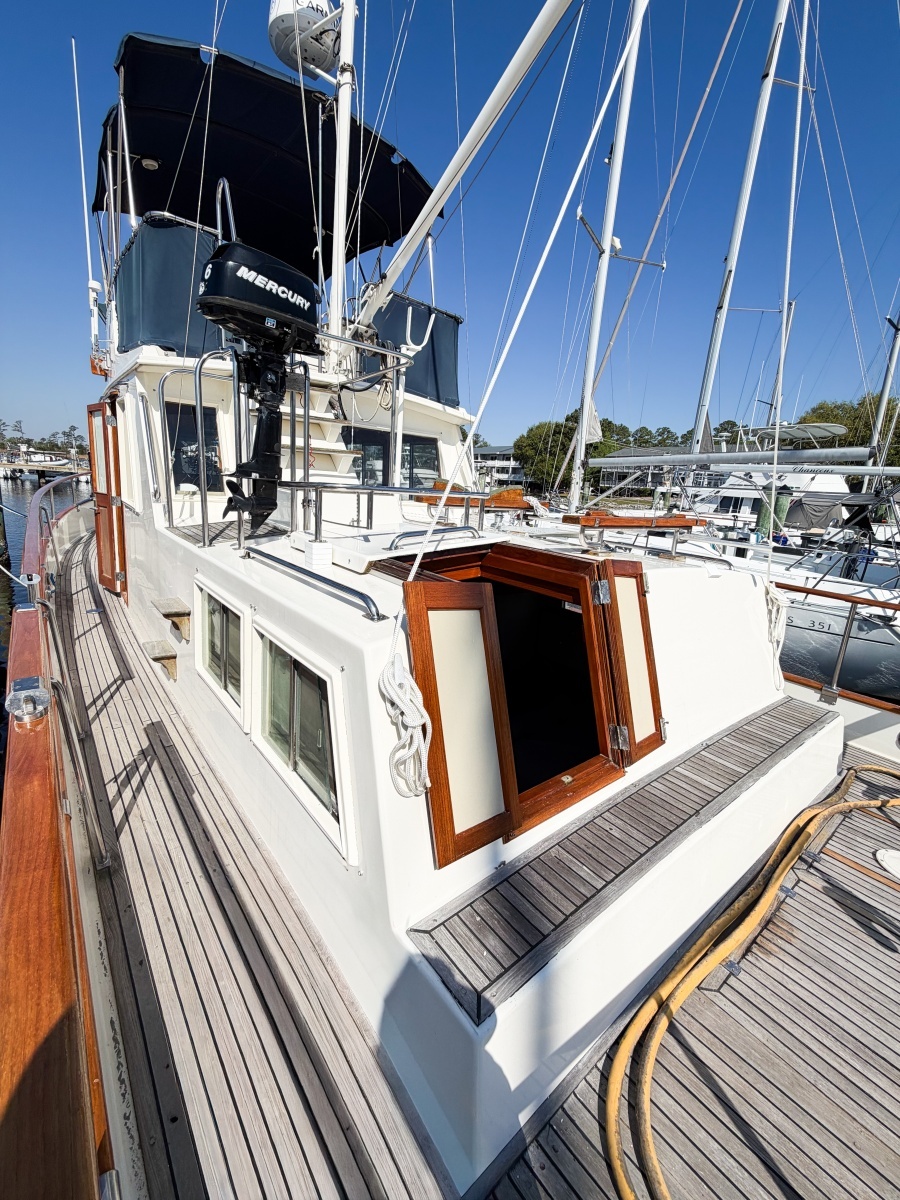 MOLLY B 36ft Grand Banks Yacht For Sale