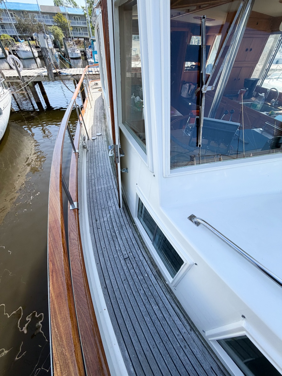 1991 Grand Banks 36