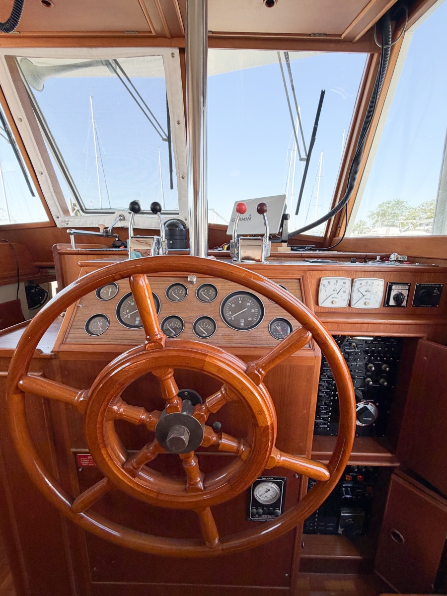 1991 Grand Banks 36