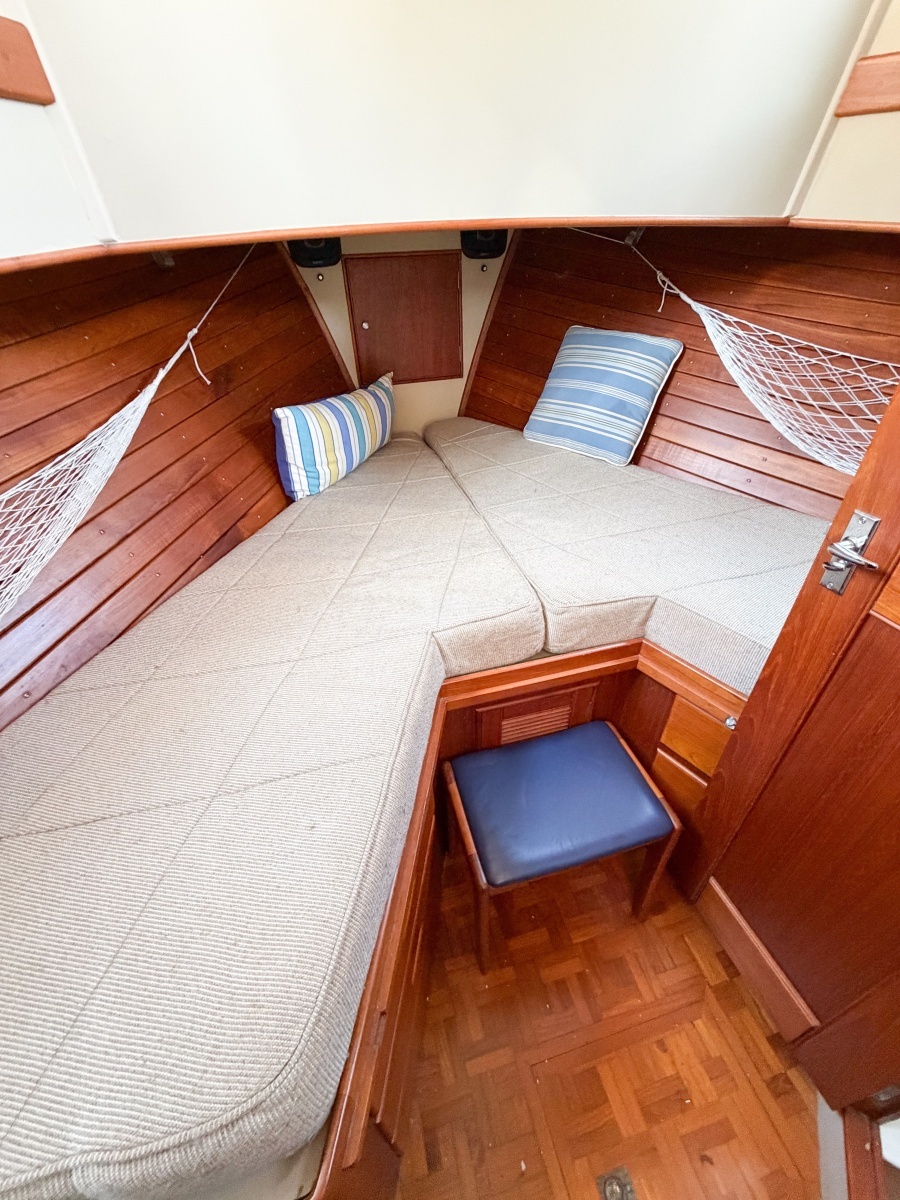 MOLLY B 36ft Grand Banks Yacht For Sale