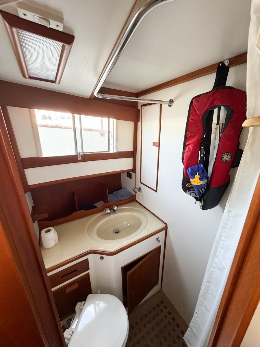 MOLLY B 36ft Grand Banks Yacht For Sale