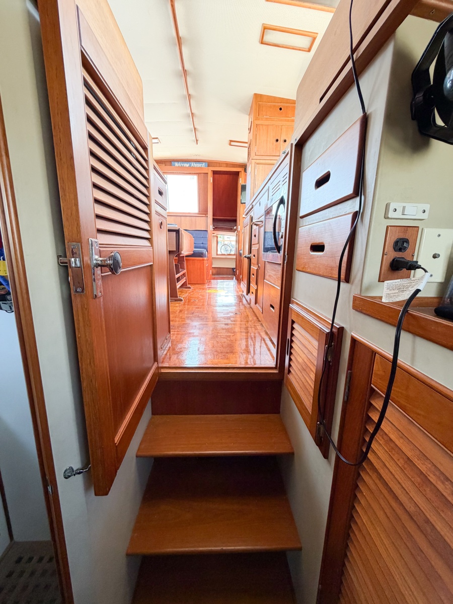 1991 Grand Banks 36