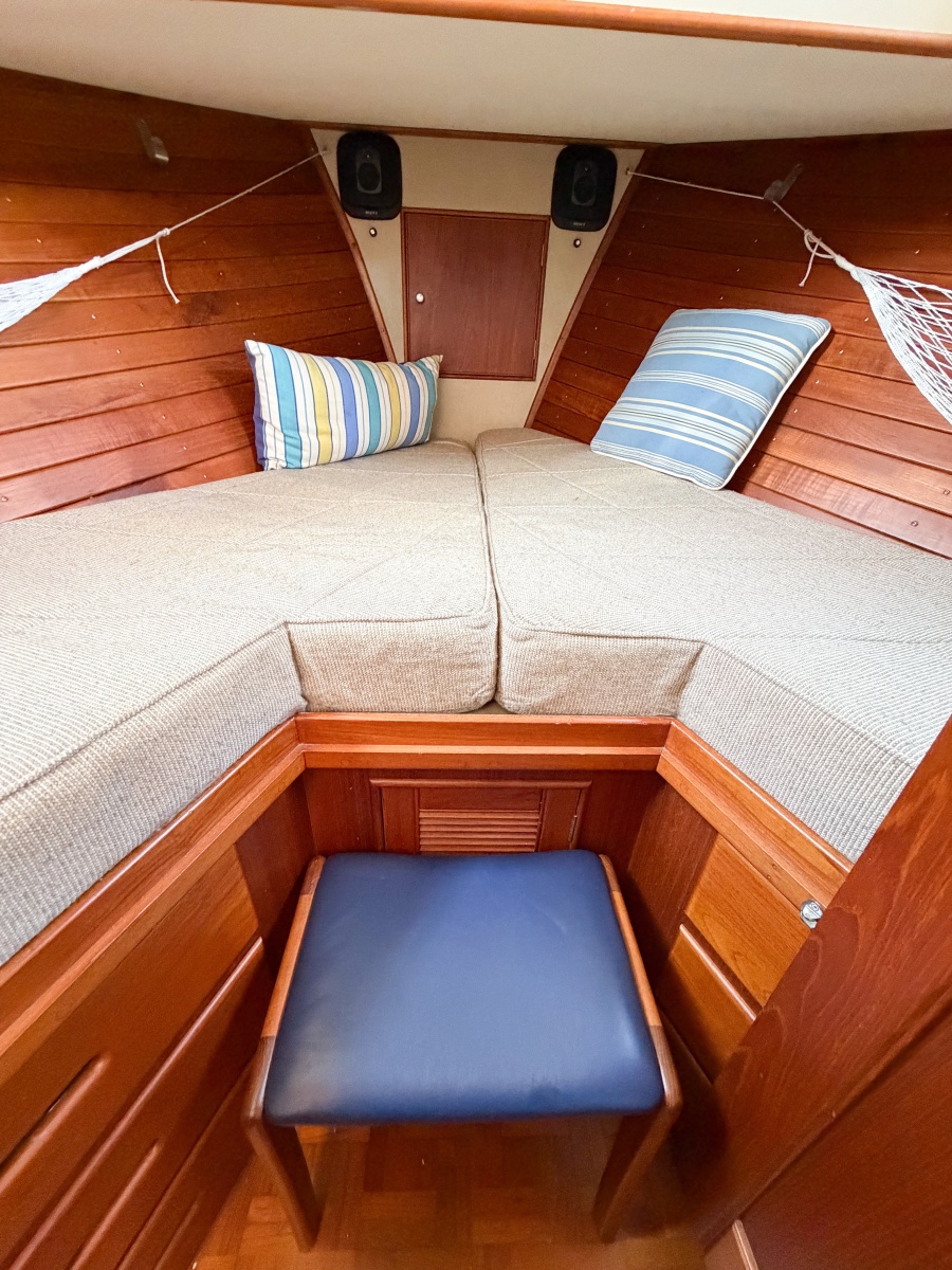1991 Grand Banks 36
