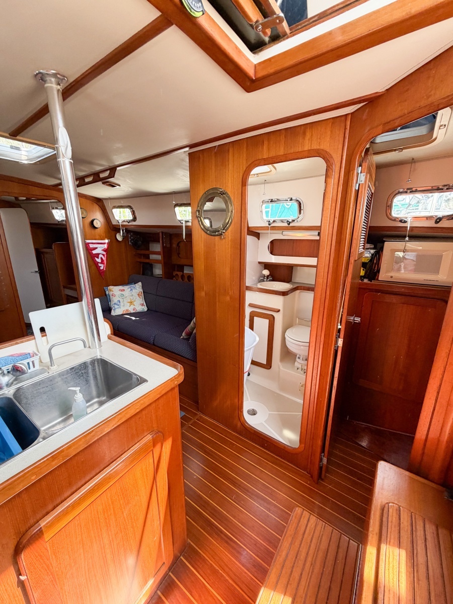 EARLY OUT 40ft Caliber Yacht For Sale