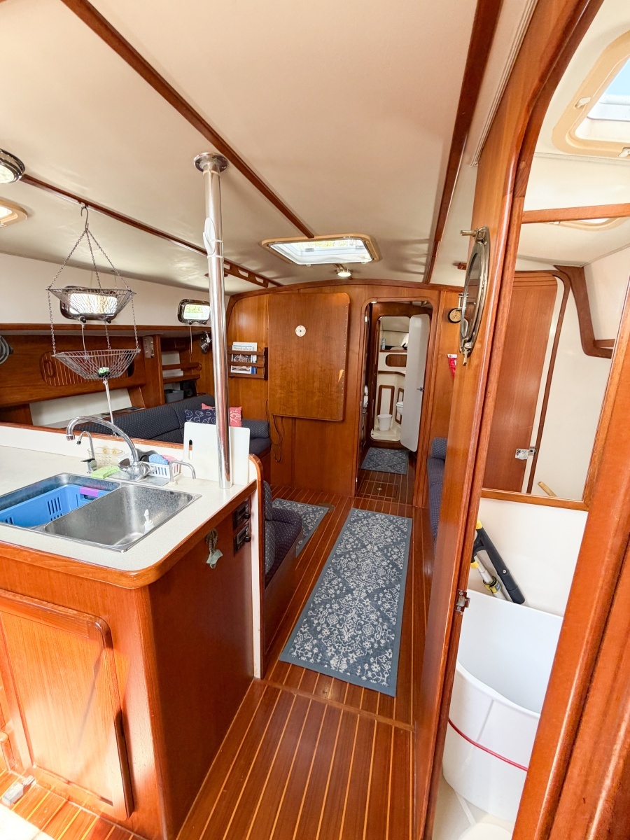 EARLY OUT 40ft Caliber Yacht For Sale