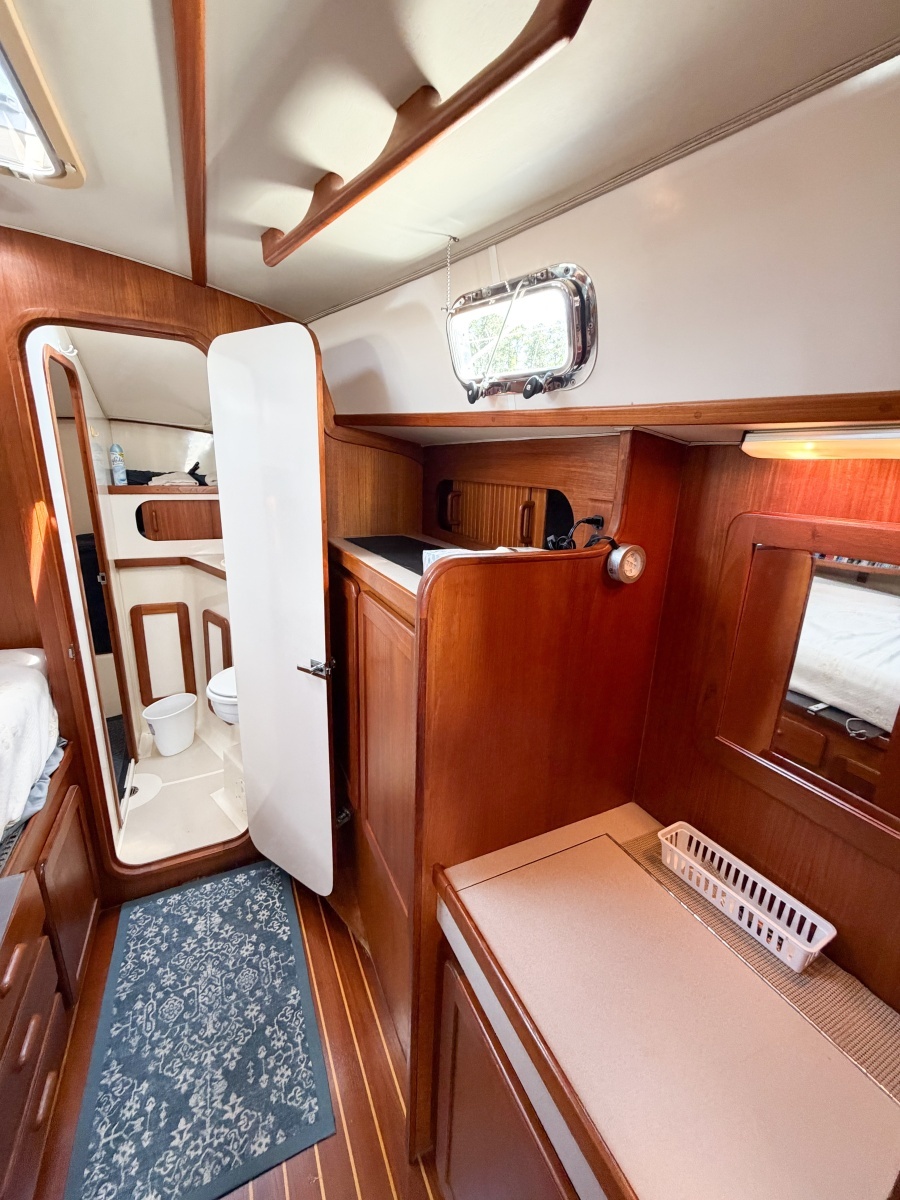 EARLY OUT 40ft Caliber Yacht For Sale