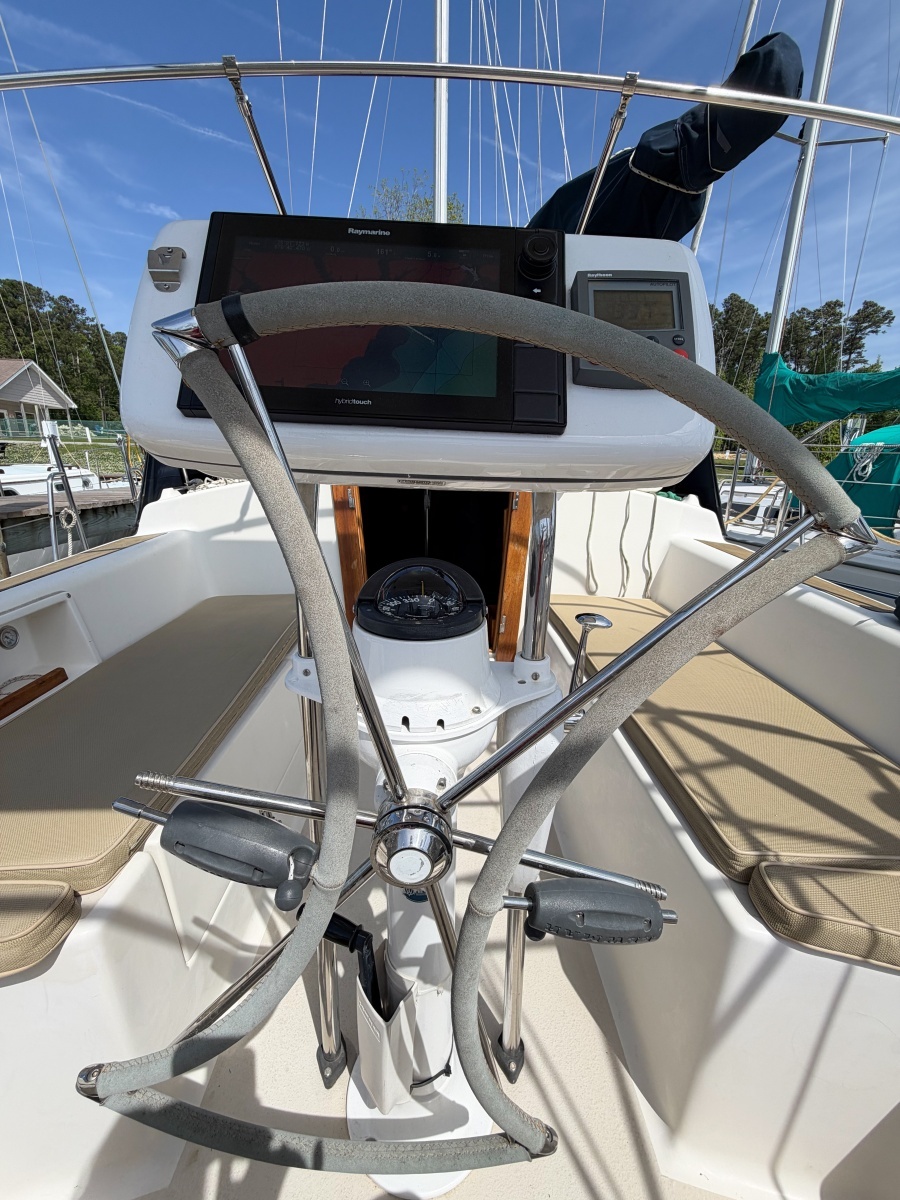 EARLY OUT 40ft Caliber Yacht For Sale