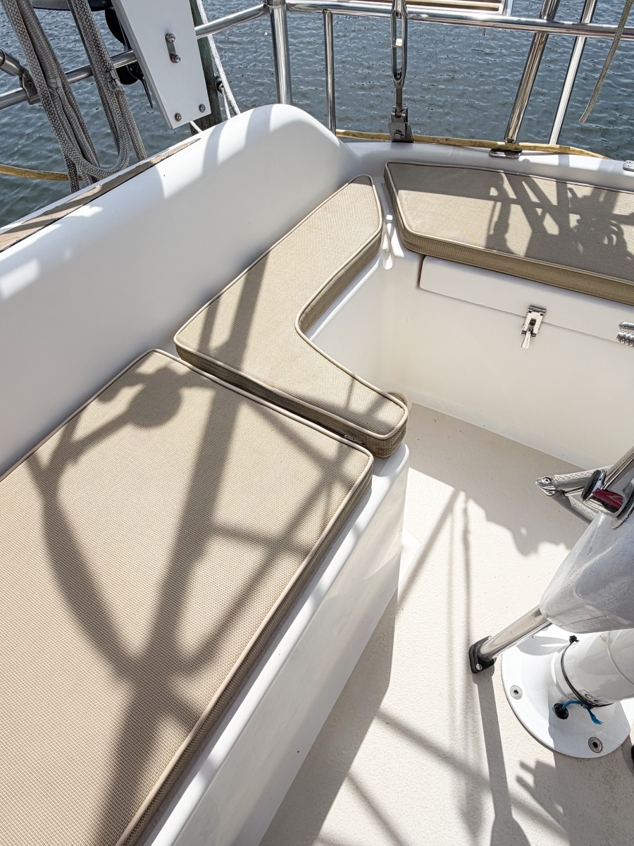 EARLY OUT 40ft Caliber Yacht For Sale