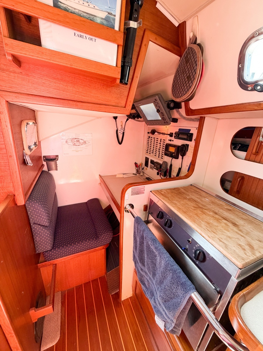 EARLY OUT 40ft Caliber Yacht For Sale