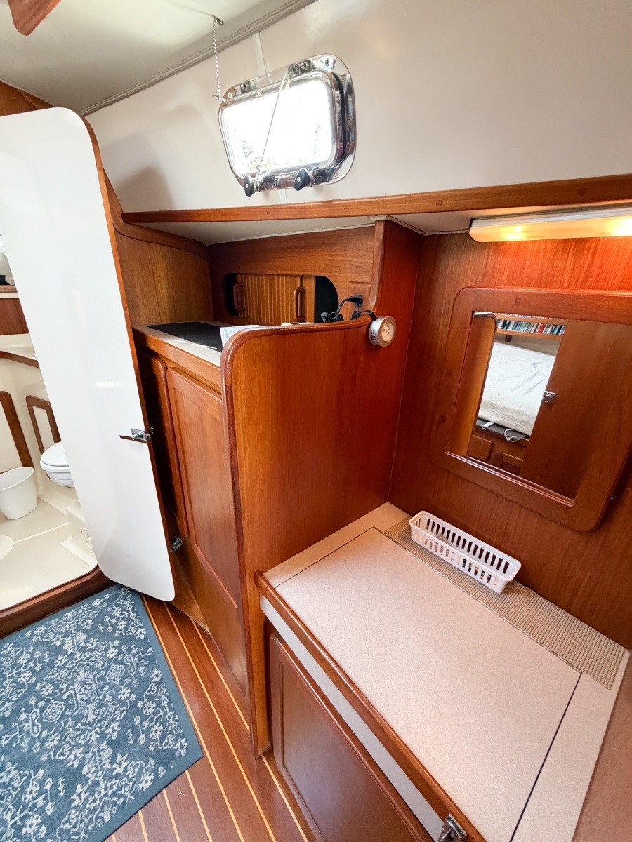 EARLY OUT 40ft Caliber Yacht For Sale