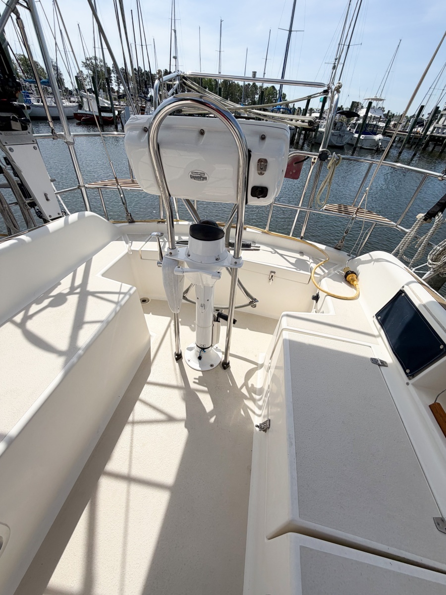 EARLY OUT 40ft Caliber Yacht For Sale