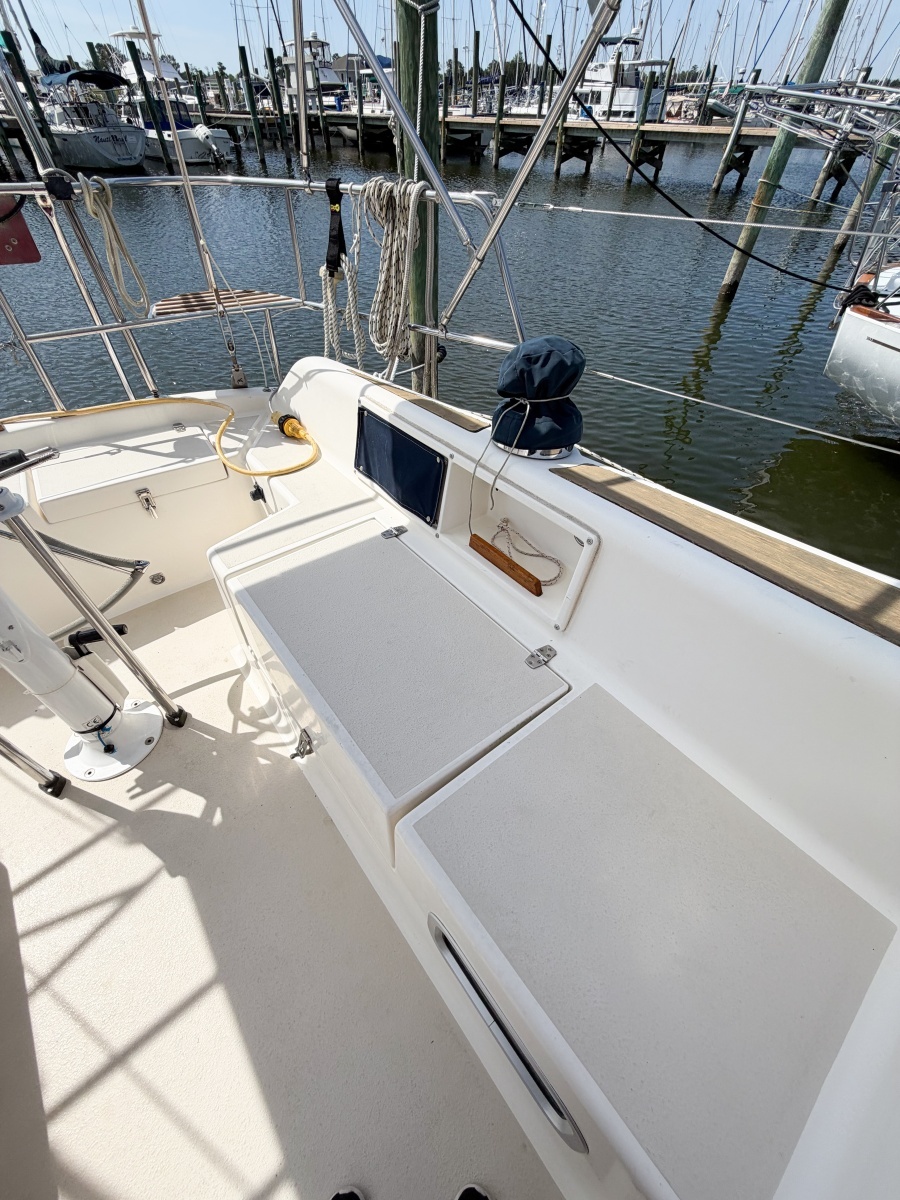 EARLY OUT 40ft Caliber Yacht For Sale