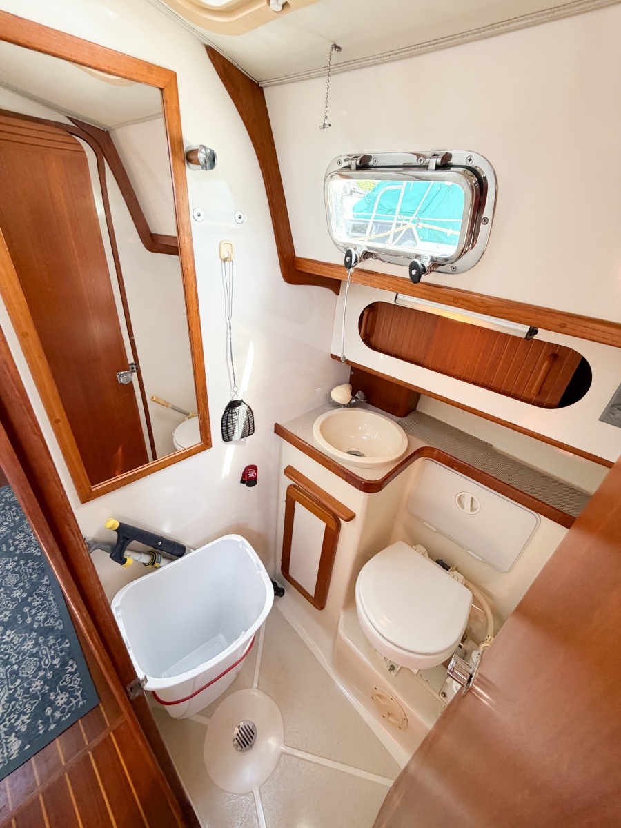 EARLY OUT 40ft Caliber Yacht For Sale