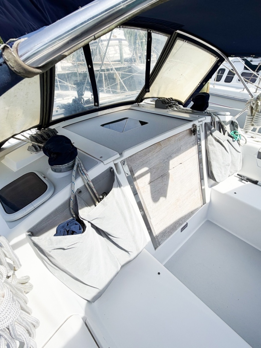 EARLY OUT 40ft Caliber Yacht For Sale