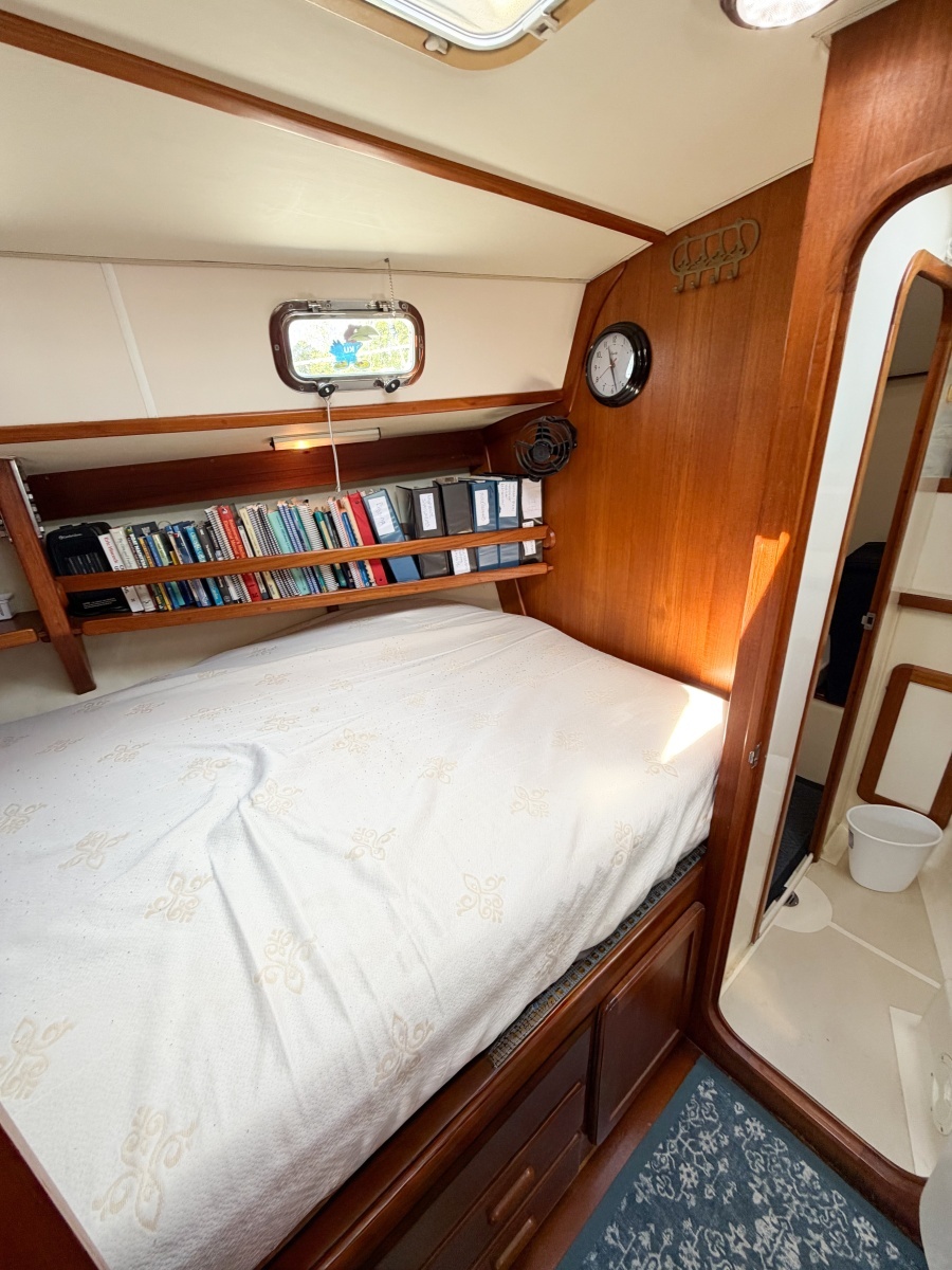 EARLY OUT 40ft Caliber Yacht For Sale