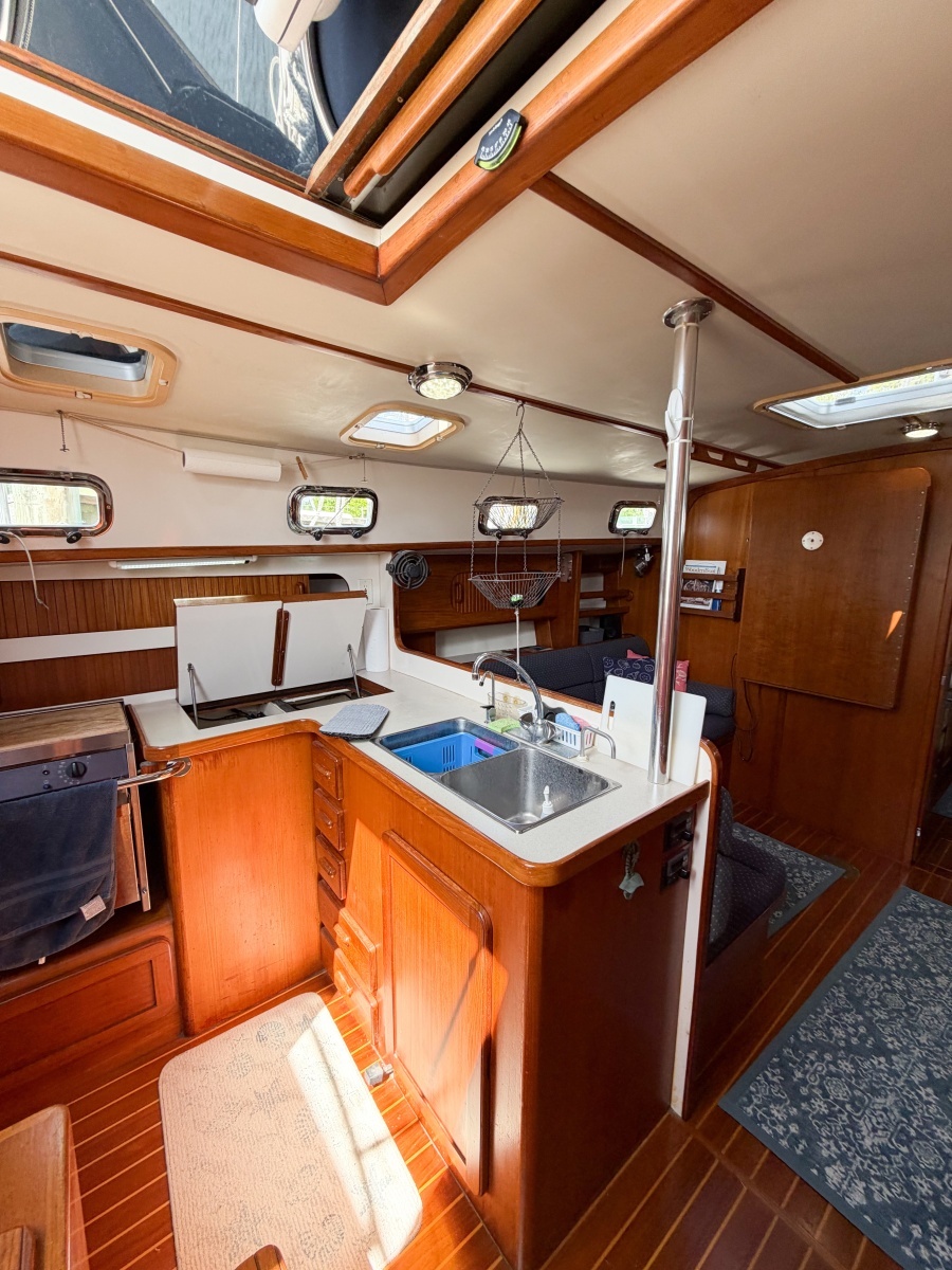 EARLY OUT 40ft Caliber Yacht For Sale