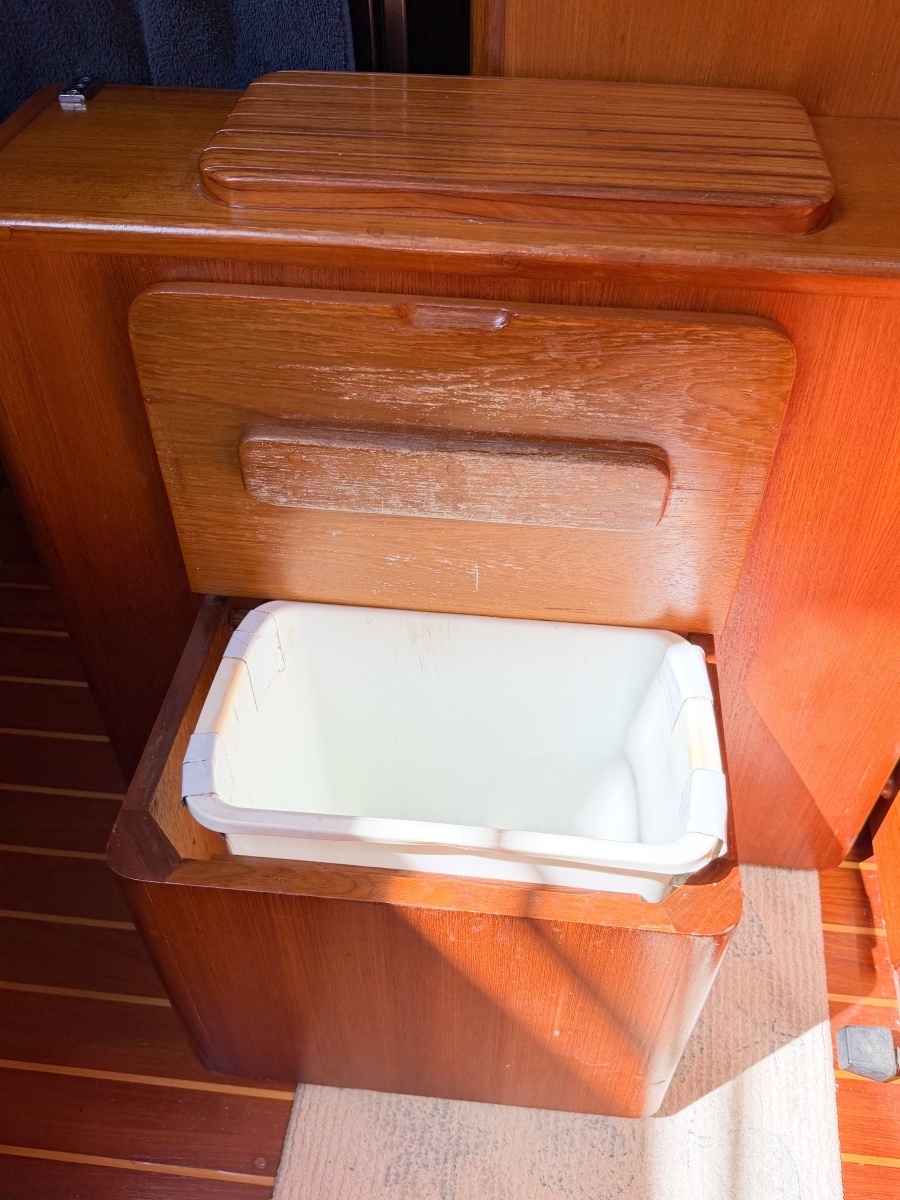 EARLY OUT 40ft Caliber Yacht For Sale