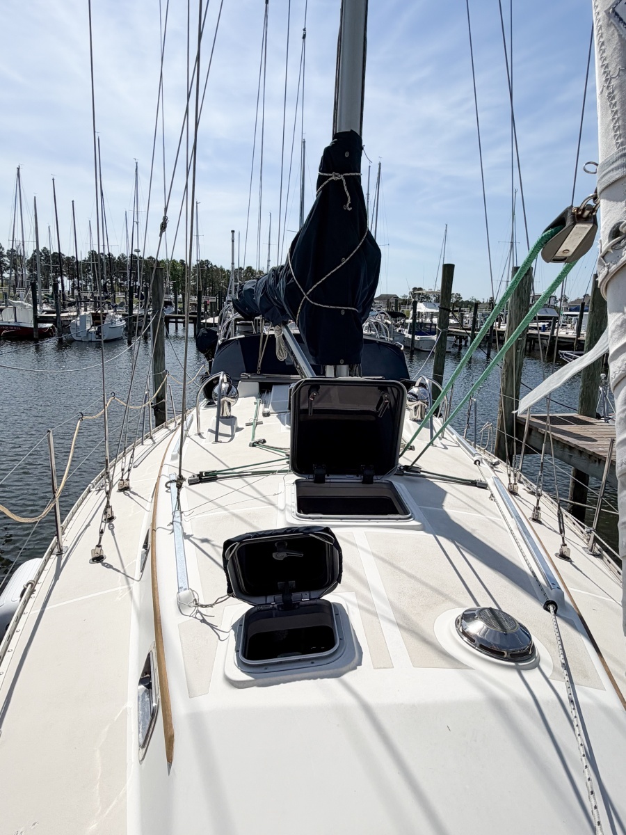 EARLY OUT 40ft Caliber Yacht For Sale