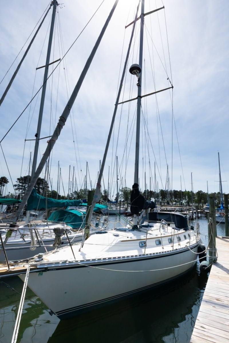 EARLY OUT 40ft Caliber Yacht For Sale