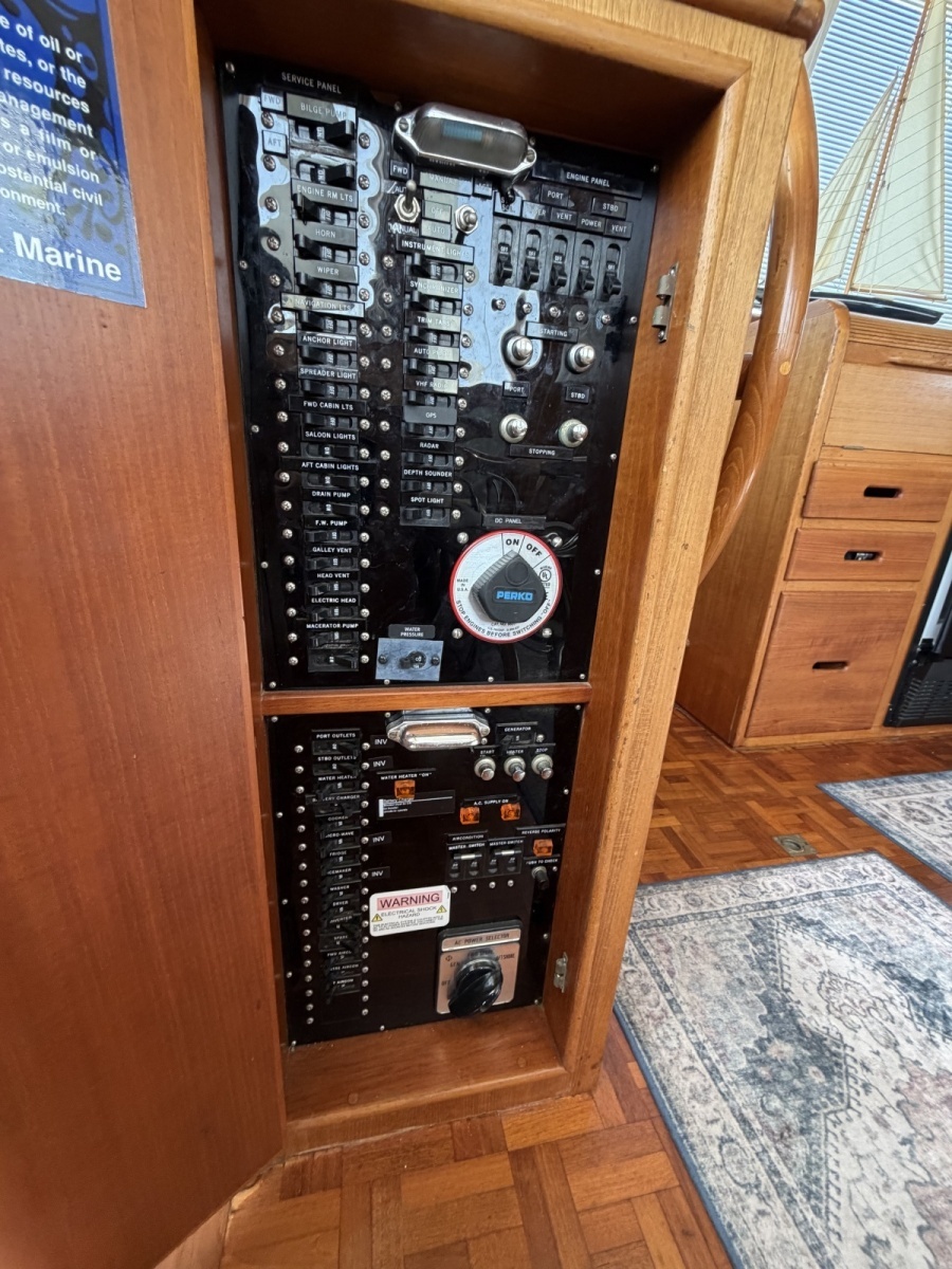 1991 Grand Banks Classic 46