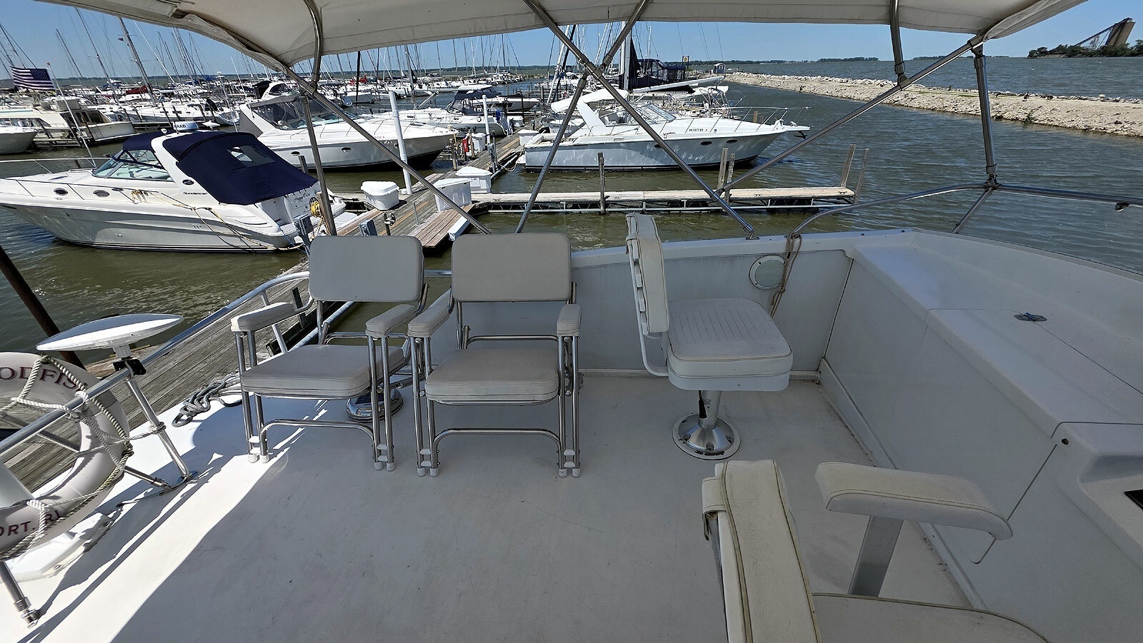 Flybridge Port