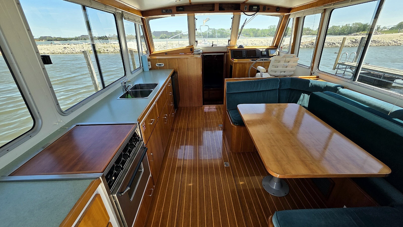 Main Cabin Forward