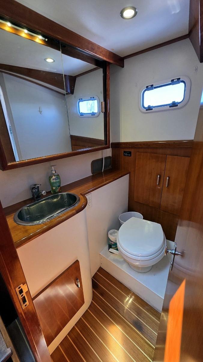 Head - Vanity and Toilet