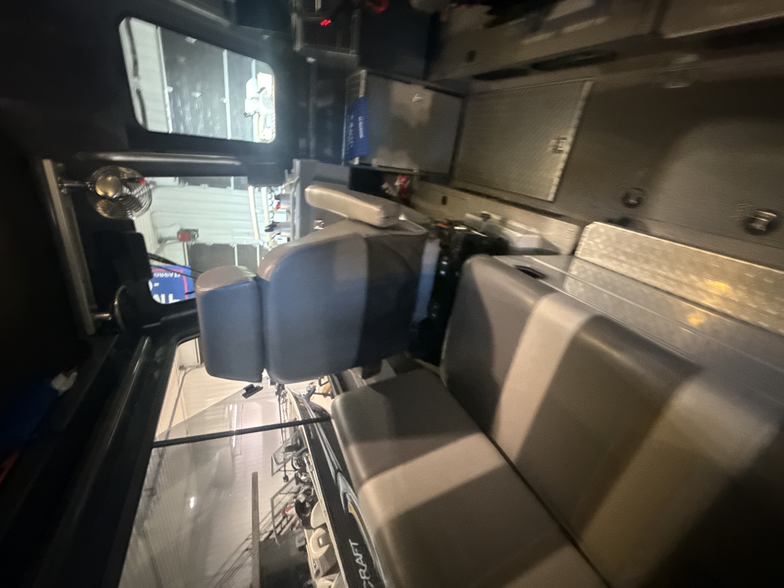 32ft Hewescraft Yacht For Sale