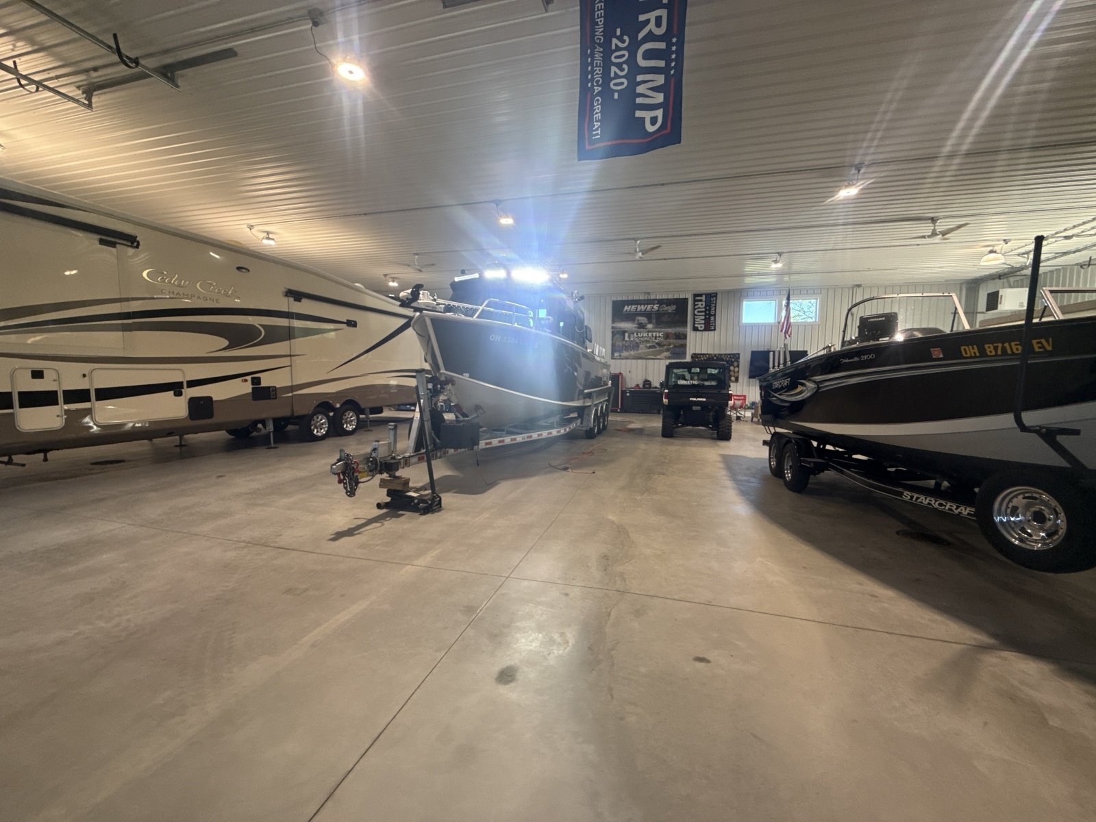32ft Hewescraft Yacht For Sale