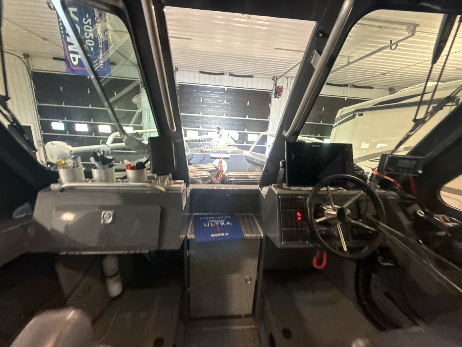 32ft Hewescraft Yacht For Sale