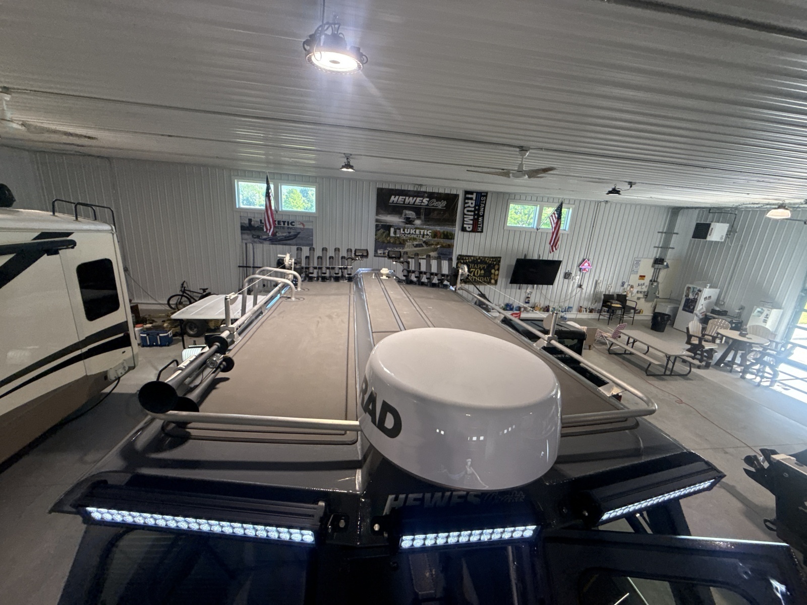 32ft Hewescraft Yacht For Sale