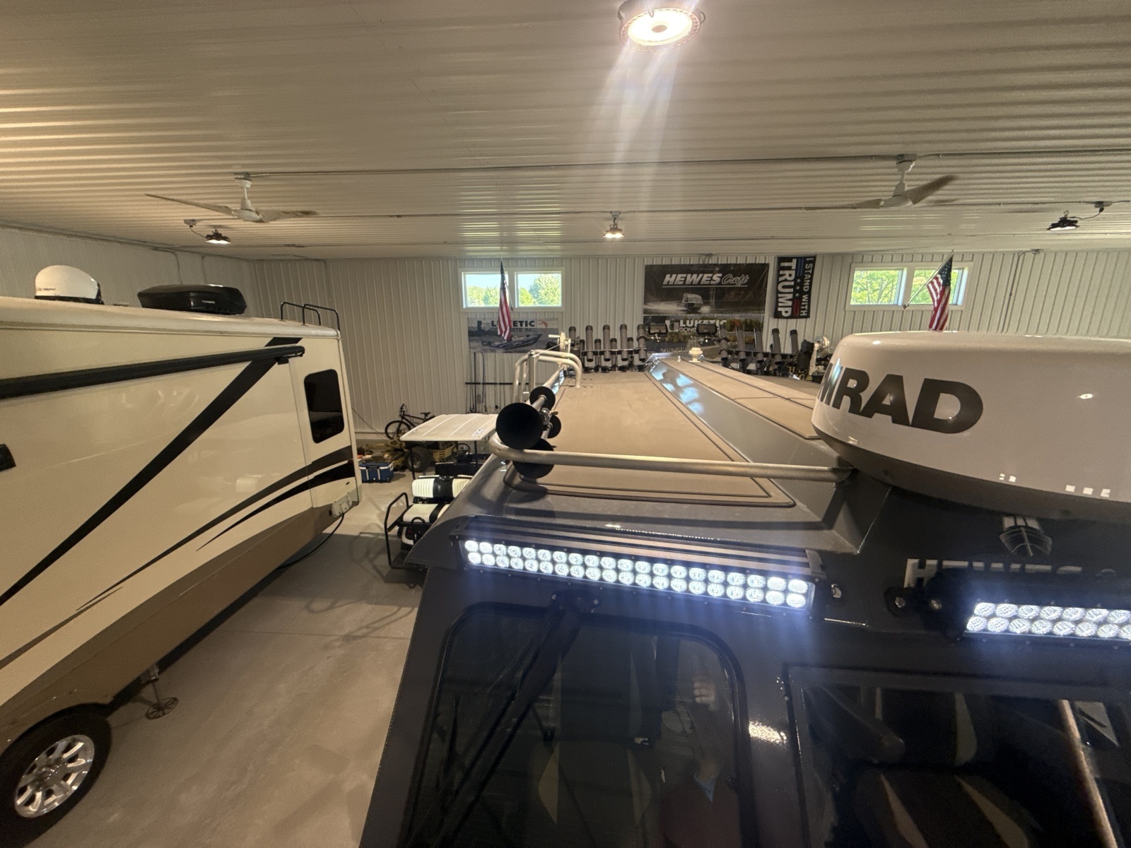 32ft Hewescraft Yacht For Sale
